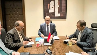 نائب وزير الإسكان يعقد اجتماعًا لمتابعة الاحتياجات من الطلمبات لشركات مياه الشرب