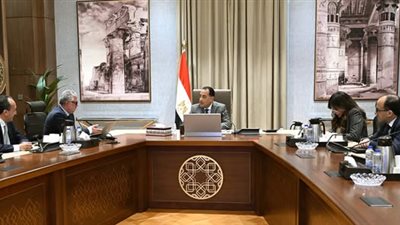 رئيس الوزراء يتابع مستجدات العمل بالمنطقة الاقتصادية لقناة السويس وجهود جذب الاستثمارات