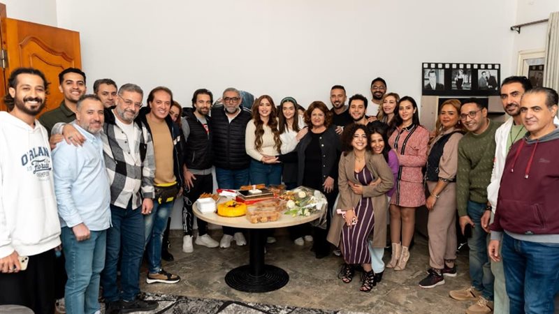 صناع مسلسل أنا وهو