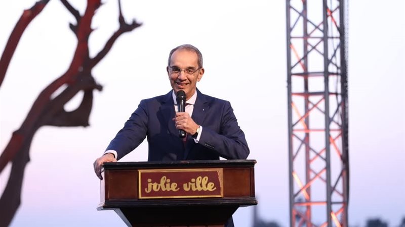 وزير الاتصالات 