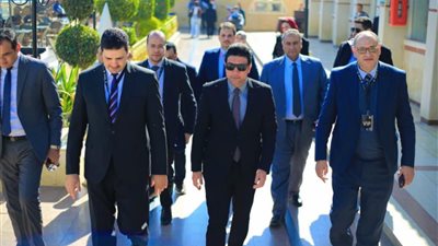 سوهاج في صدارة الخريطة الطبية.. نائب المحافظ يفتتح المؤتمر الثالث لمركز القلب والجهاز الهضمي