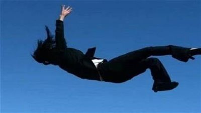 مصرع سيدة مسنة بعد سقوطها من الطابق الرابع بعقار سكني في العمرانية