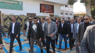 وزير الشباب والرياضة ومحافظ المنيا يتفقدان مركز التنمية الشبابية بديرمواس