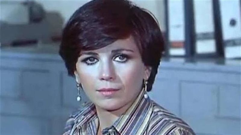 الفنانة مني جبر 