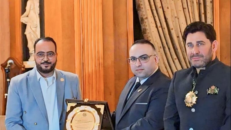 رجل الأعمال أحمد