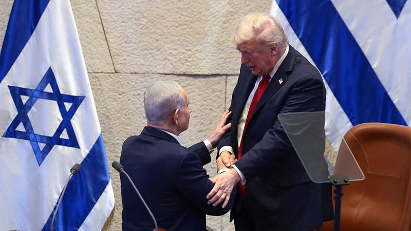 الرئيس الأمريكي دونالد