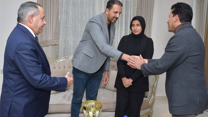 وزير الشباب ومحافظ