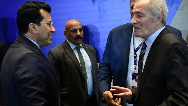 وزير الشباب والرياضة