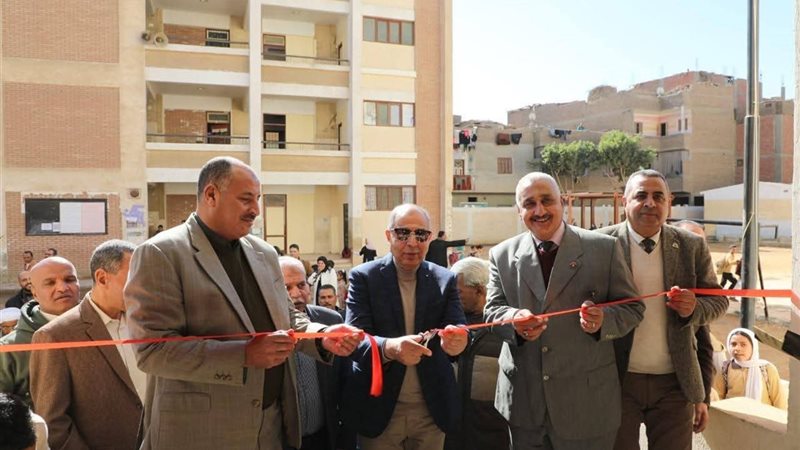 أثناء الافتتاح 