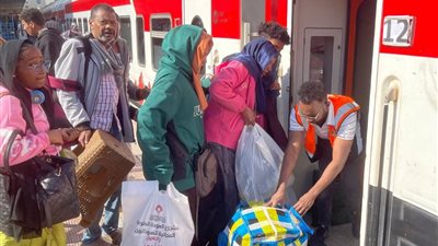 سكك حديد مصر تُسير الرحلة 41 لنقل الأشقاء السودانيين