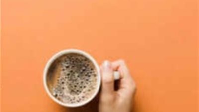  ما كمية القهوة المفيدة فعلياً للبشرة ؟ ومتى يتحول تأثيرها إلى عكسي؟