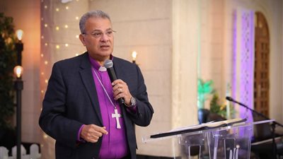 رئيس الطائفة الإنجيلية يشارك في خدمة الجمعة بالكنيسة الإنجيلية بالأزبكية 