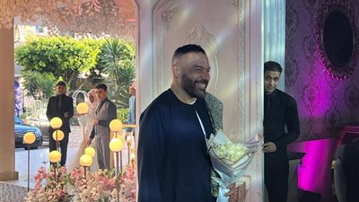 في حفل عائلي بالإسكندرية.. محمد خميس يحتفل بزفافه بالجلباب الصعيدي