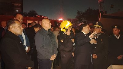 محافظ القاهرة يتابع ميدانيًا حريق مخزن الاخشاب بالمرج والحماية المدنية تسيطر عليه دون إصابات