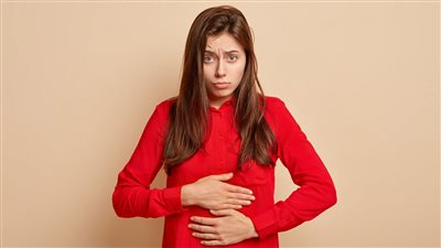 لماذا تشعر بالحاجة إلى دخول الحمام بعد تناول الطعام؟