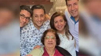 بعد رحيل والدة هاني رمزي.. هذا موعد ومكان الجنازة