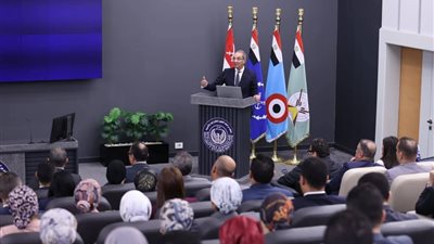 الاتصالات: إنتاج 15 مليون محمول خلال العام المقبل والبدء في التصدير