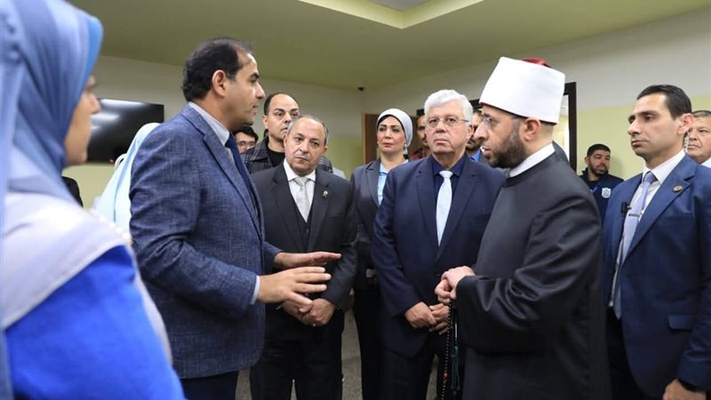 وزير الأوقاف ووزير