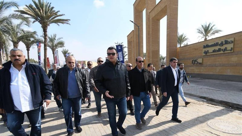 وزير الإسكان 