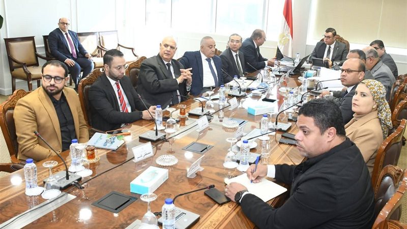 وزير الإسكان 