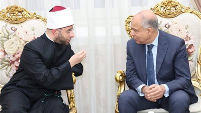محافظ المنيا يستعرض جهود وزارة الأوقاف المكثفة خلال لقاء الأزهري 