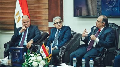 «الدواء في مصر.. رحلة عبر الزمن».. أول إصدار يوثق صناعة الدواء الوطني