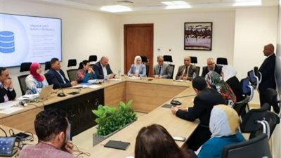 وزير الري يتابع موقف 