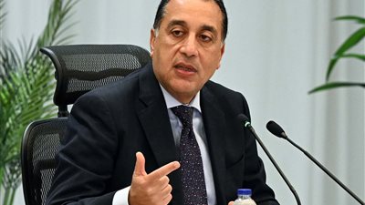 رئيس الوزراء يبدأ جولة ميدانية بعدد من المشروعات التنموية والخدمية بالأقصر