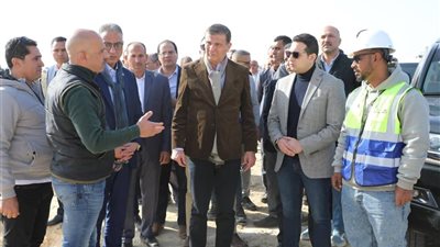 وزير الزراعة ومحافظ الفيوم يتفقدان أعمال الصرف والري بزمام الـ 16 ألف فدان