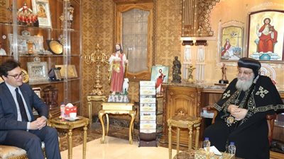 البابا تواضروس الثاني يستقبل وزير الثقافة بالكاتدرائية المرقسية لتهنئته بعيد الميلاد المجيد