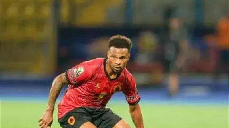 لاعب أنجولا 