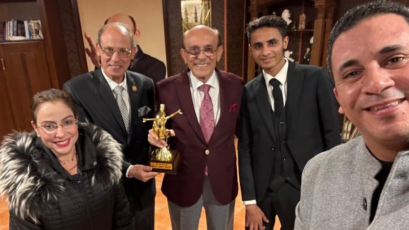 جانب من تكريم الفنان