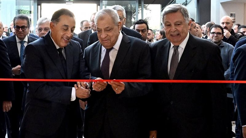 رئيس الوزراء يشهد