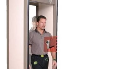 من المطارات إلى المولات.. هل تؤثر أجهزة الكشف عن المعادن على جسم الإنسان؟