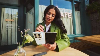 موتورولا تدخل سباق «الهاتف القابل للطي» بـ Razr Fold في 2026