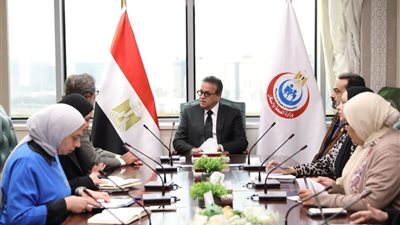 وزير الصحة يستقبل ممثل 