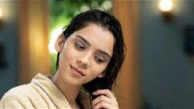 لماذا يؤدي الشعر المبلل إلى تفاقم مشاكل فروة الرأس؟