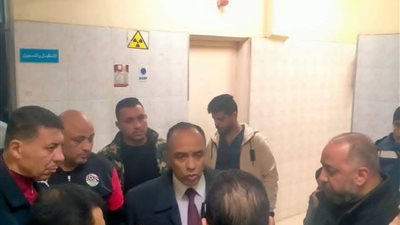 نائب المحافظ يزور مستشفى صدر المنيا للاطمئنان على مصابي حادث تصادم بالطريق الدائري