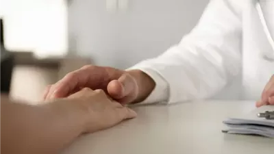 «تحرش بيا في أول يوم شغل».. ممرضة تكشف واقعة تحرش زميلها داخل عيادة بالتجمع