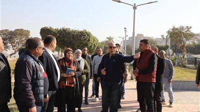 خلال جولته بكورنيش النيل.. محافظ المنيا يقر إجراءات عاجلة للصيانة والنظافة والأمن