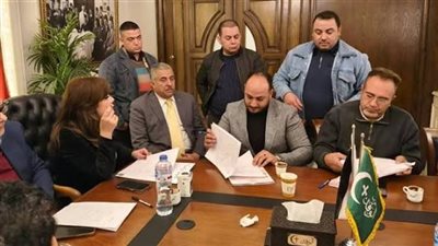 الحسيني الشرقاوي يتقدم بأوراق ترشحه لرئاسة حزب الوفد