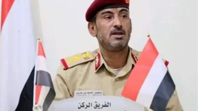 رئيس أركان الجيش اليمني يحذر من تعدد الولاءات ويطالب بتوحيد التشكيلات العسكرية تحت مظلة الدفاع