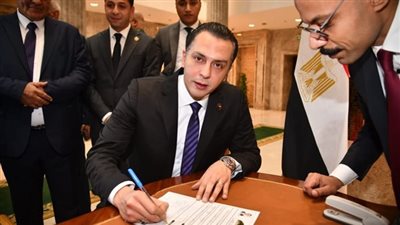 النائب أحمد عبدالجواد يتسلم كارنيه عضوية مجلس النواب 2026