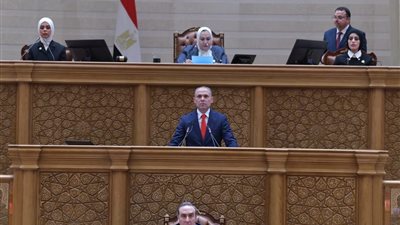 أعضاء مجلس النواب يؤدون اليمين الدستورية لمباشرة أعمالهم البرلمانية 