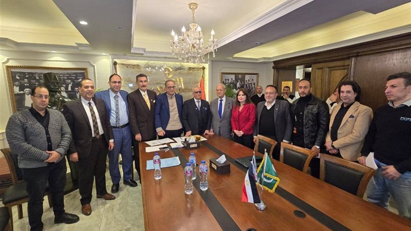 أثناء تقديم أوراق