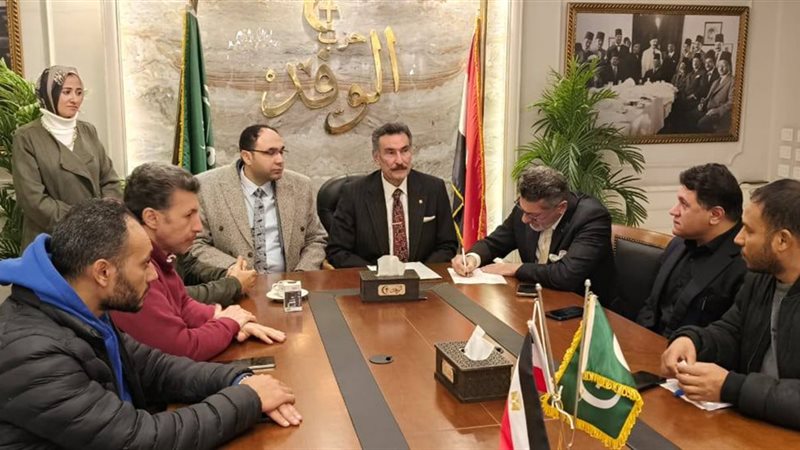 حمدي قوطة يتقدم بأوراق