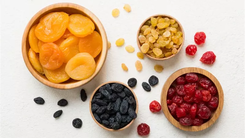 الفواكه المجففة 