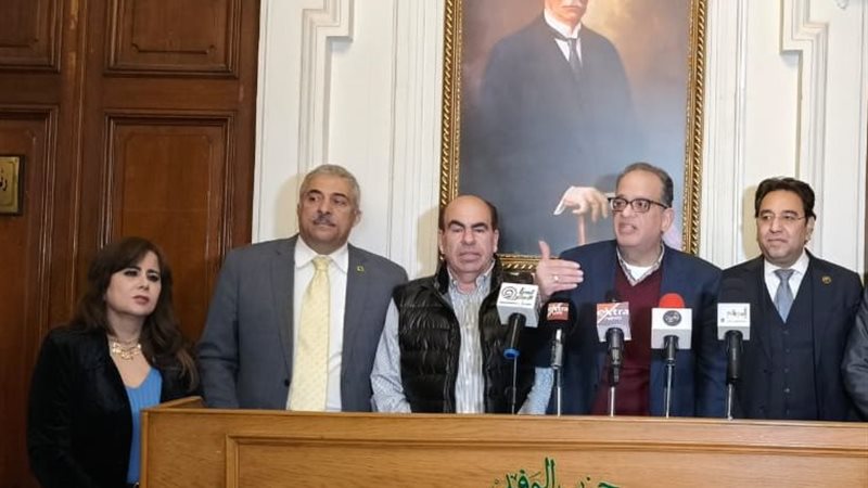  اللجنة المشرفة على