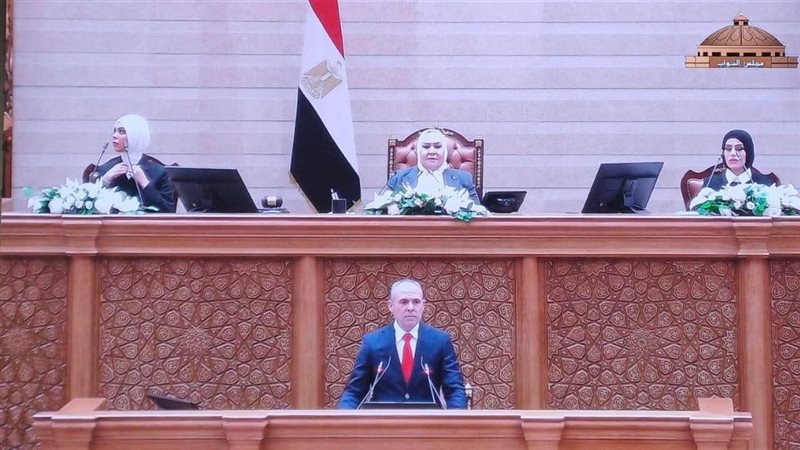 إدارة الجلسة الافتتاحية