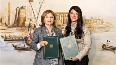 وزيرة التخطيط تشهد توقيع اتفاقيتين بين بنك الاستثمار الأوروبي ومؤسسة التمويل الدولية